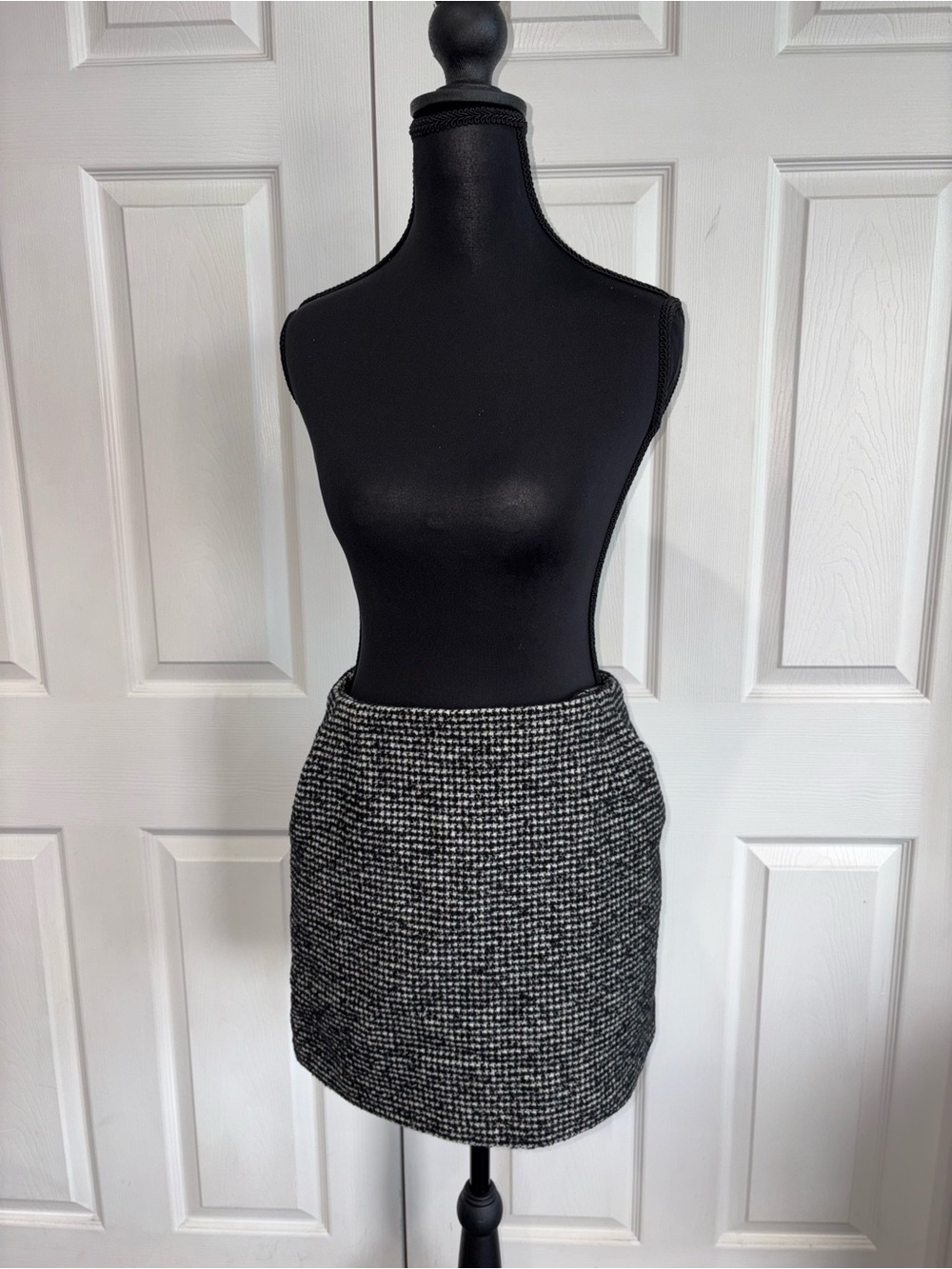 Uniqlo Black and White Tweed Mini Skirt